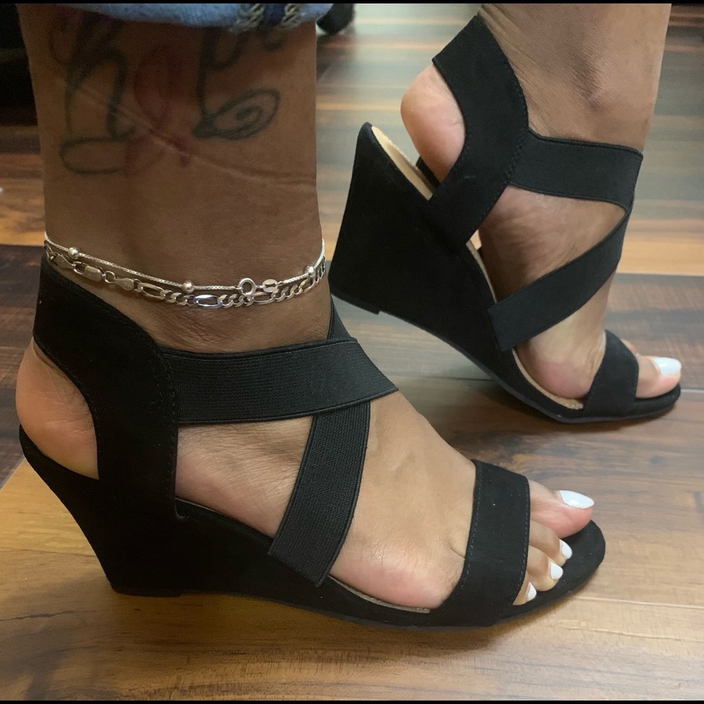 New Directions Elastic Wedges 🖤